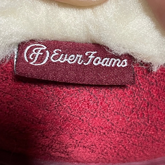 Everfoams Red Microsuede Cozy Memory Foam Slippers w/Faux Fur Lining (7-8) - Picture 9 of 13